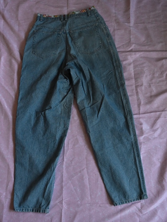 Lizwear Vintage Light Wash High-Rise Jeans w/ Floral Waistband – Size 8 🌸 - Picture 5 of 6